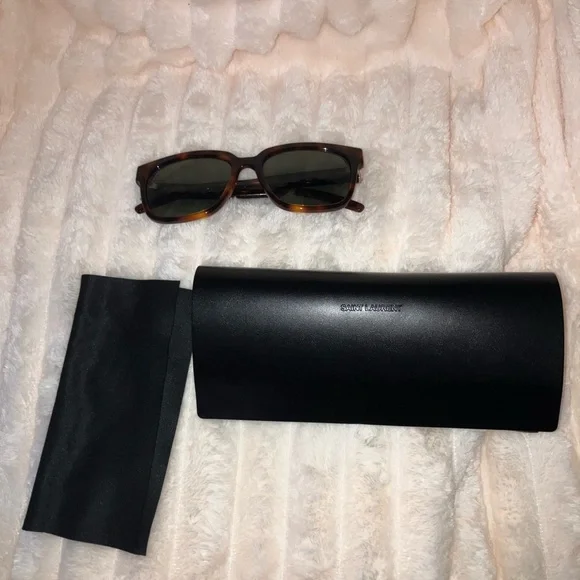 YSL Sunglasses - Picture 6 of 17